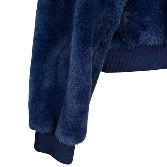 Wild Fable Fuzzy Faux Fur Cropped Pullover Sweatshirt Dark Navy Blue Size XL - Picture 4 of 6